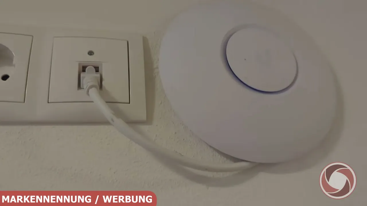 Meiner Meinung nach ist die Stromversorgung via PoE genial, da ich mir so extra Stromkabel komplett spare.