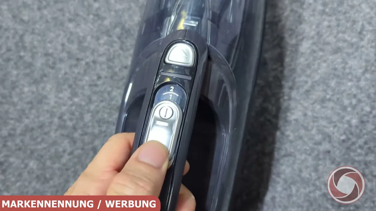 Über den Schiebeschalter am ergonomischen Griff lassen sich die Saugstufen direkt anwählen.