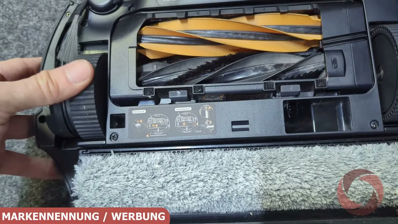 Das nachgebende FlexRise-Fahrwerk ermöglicht dem Saugroboter das Überwinden von Schwellen und Absätzen mit bis zu 8 cm Höhe.