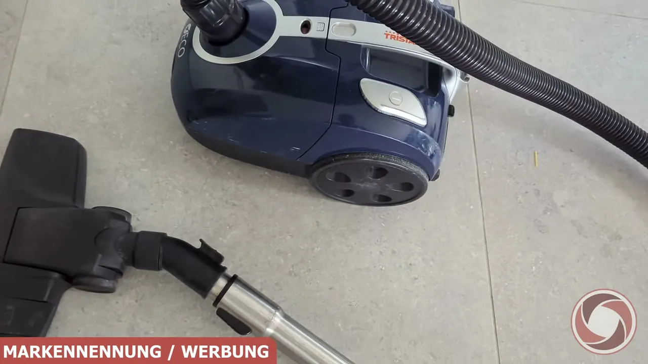 In meinem Test fand ich den Aktionsradius von 8 Metern dank Teleskoprohr und Schlauch absolut ausreichend.