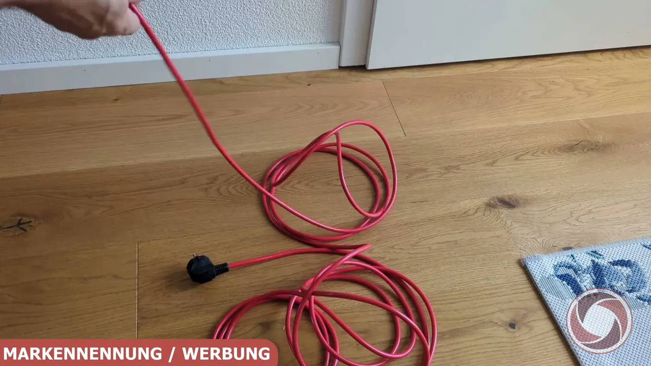 In meinem Test ließ sich das 10 Meter lange Kabel erfreulich einfach und reibungslos von der Trommel abziehen.