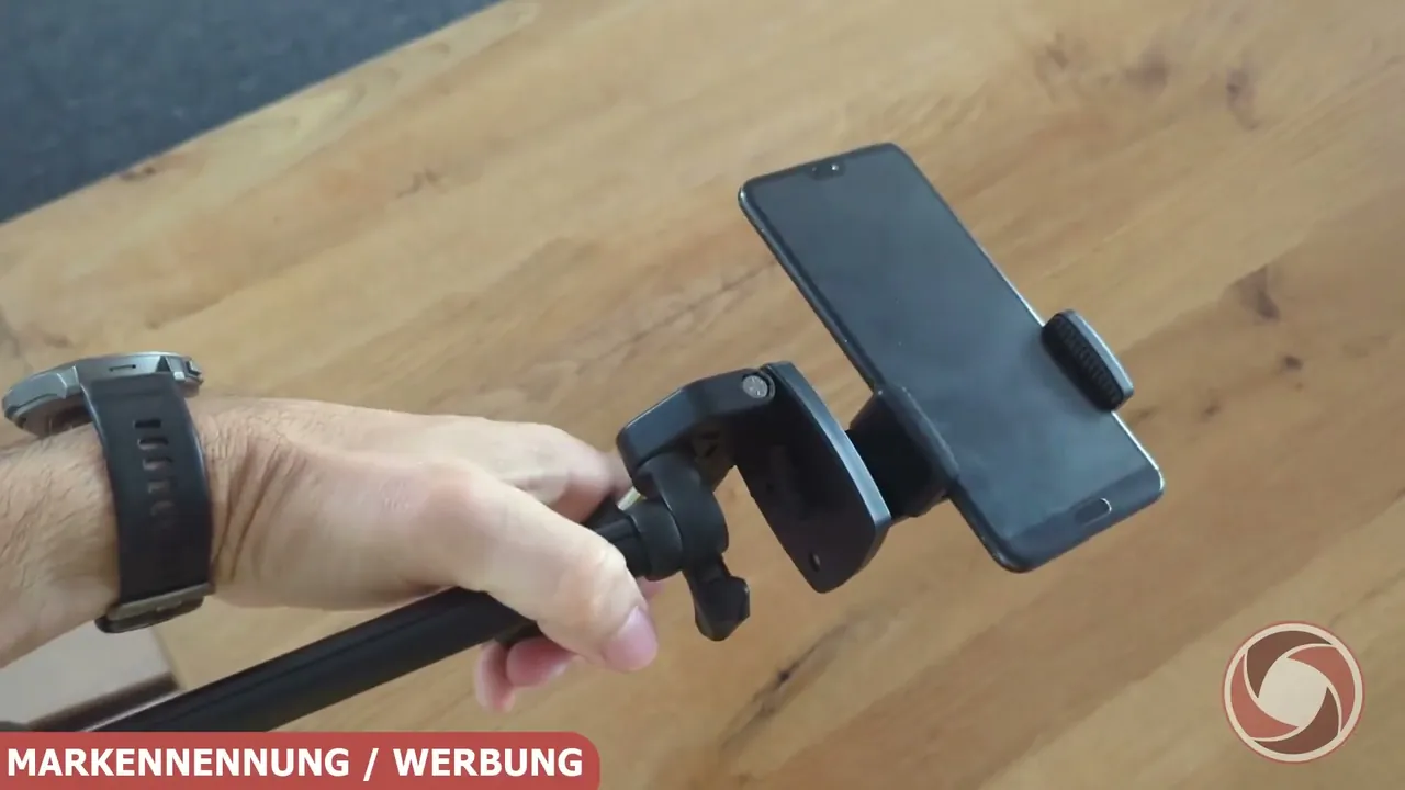 Meiner Meinung nach ist der Horizontalarm genial, wenn man beim Kochen oder Basteln Dinge direkt von oben filmen will.