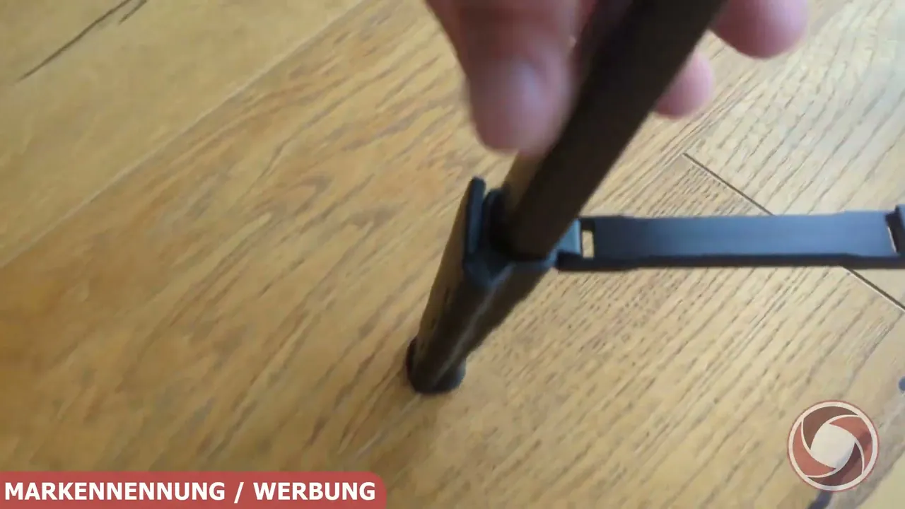 Mir gefällt, wie unkompliziert sich die Beine über die Clips auf bis zu 1,85 Meter Maximalhöhe ausziehen lassen.