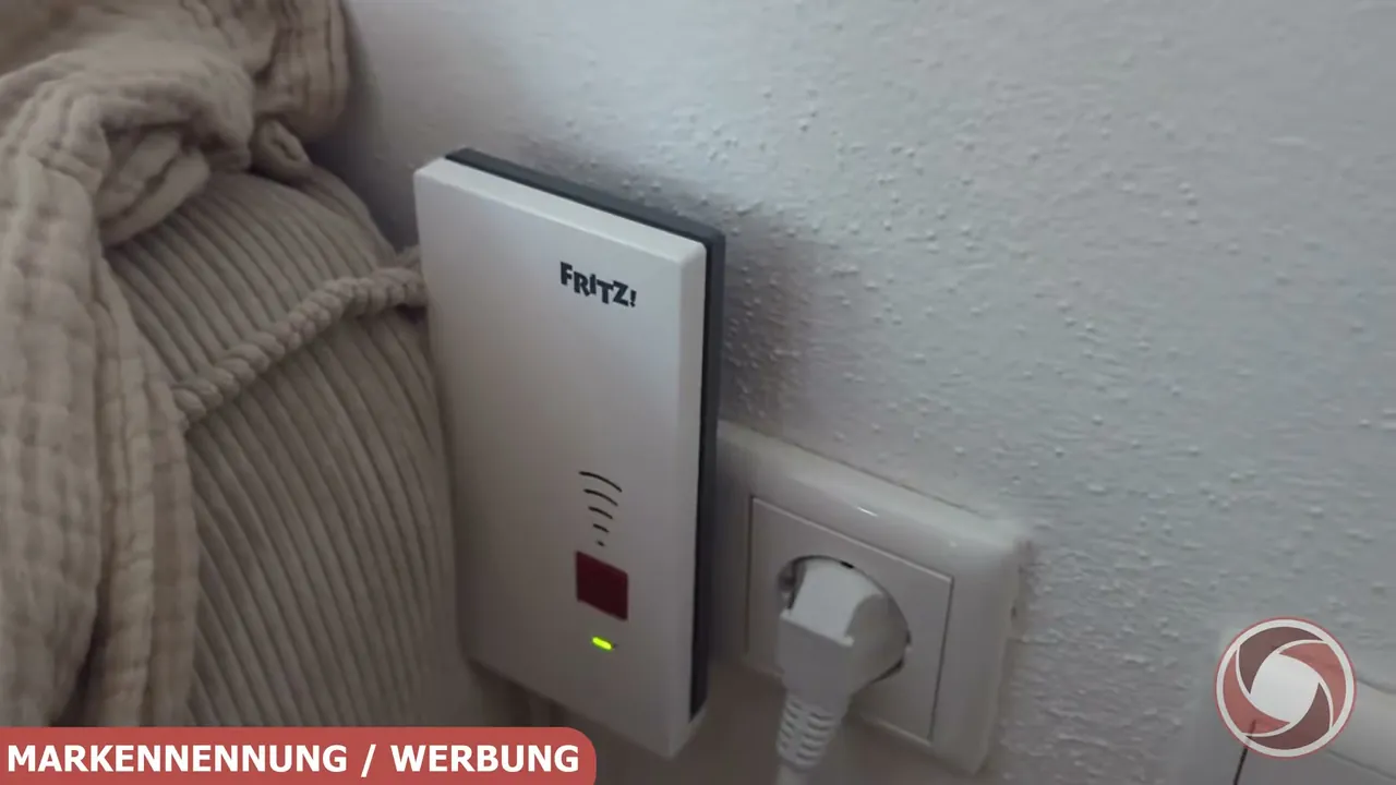 In meinem Test sorgt der FRITZ!Repeater direkt an der Steckdose für ein stabiles und schnelles WLAN-Signal im ganzen Raum.