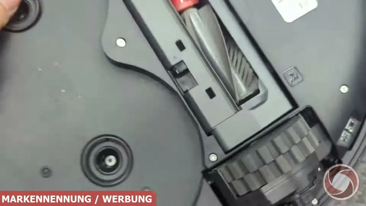 Das AdaptiLift Chassis 3.0 hebt das Gehäuse dynamisch an, um Schwellen von bis zu 8,8 cm Höhe zu überwinden.