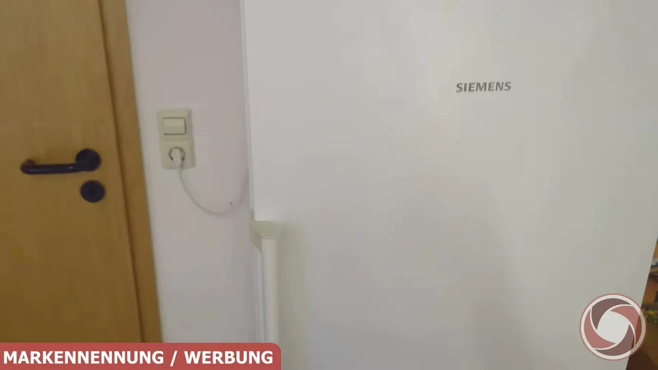Meiner Meinung nach macht das schlichte Design des Gefrierschranks auch nach sechs Jahren Dauereinsatz eine gute Figur.