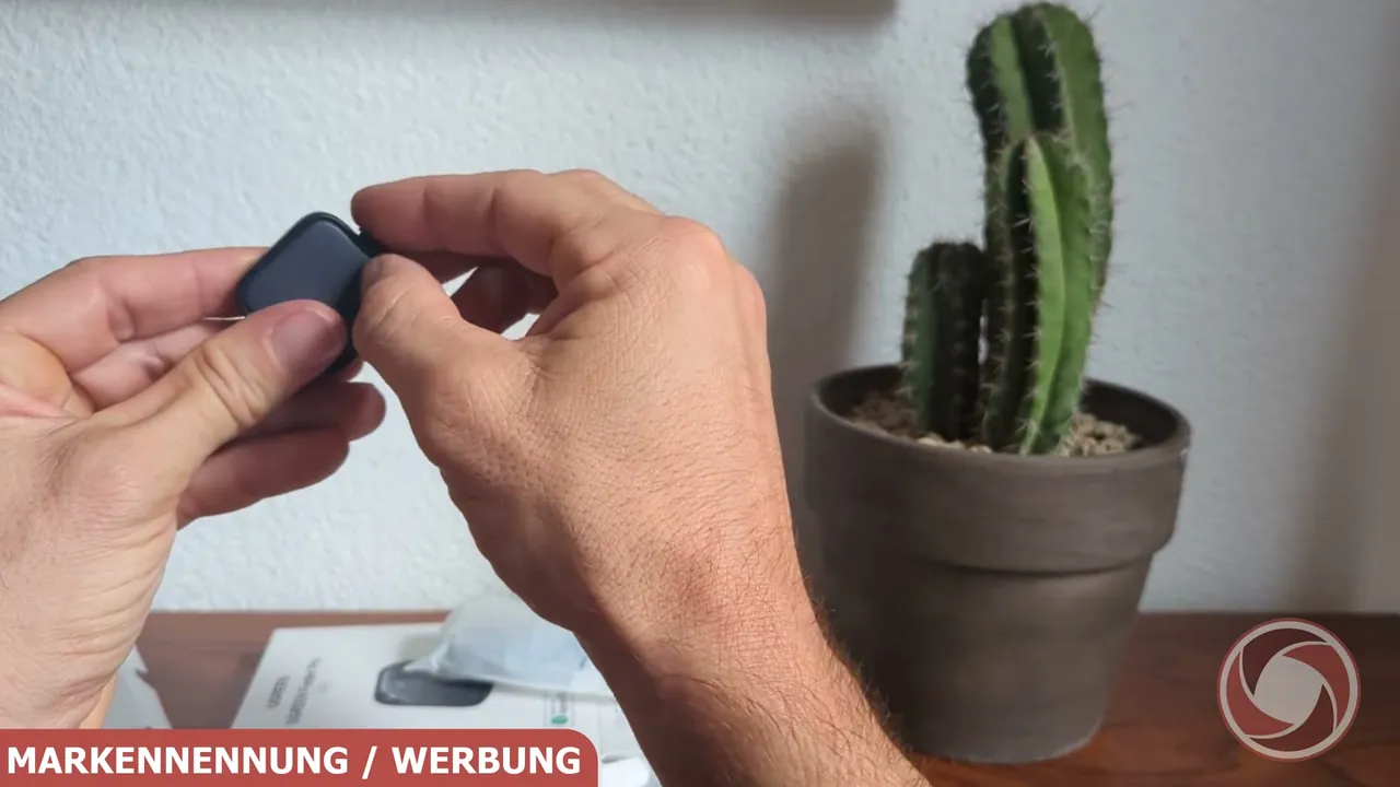 In meinem Test gefällt mir besonders gut, dass der Tracker per USB-C wiederaufladbar ist und keine Batteriewechsel erfordert.
