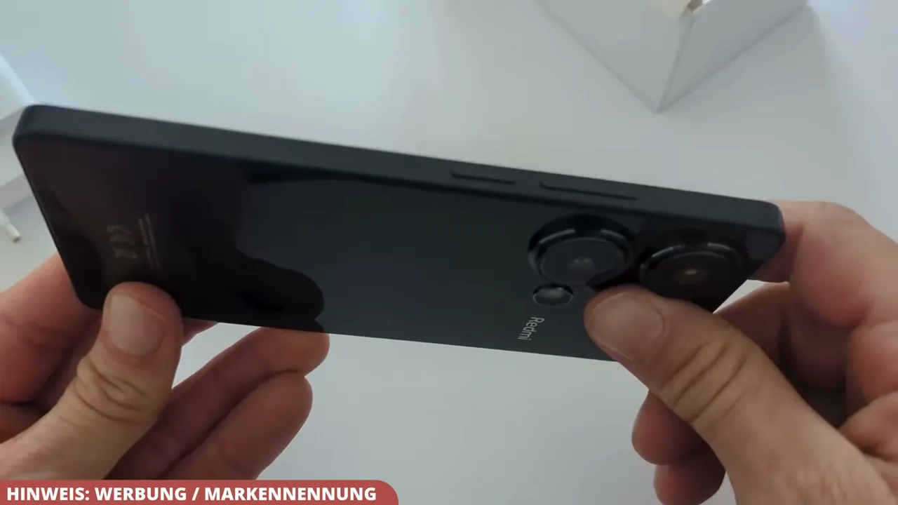 Mir gefällt das schlanke Gehäuse richtig gut, denn das Smartphone liegt dadurch hervorragend in der Hand.