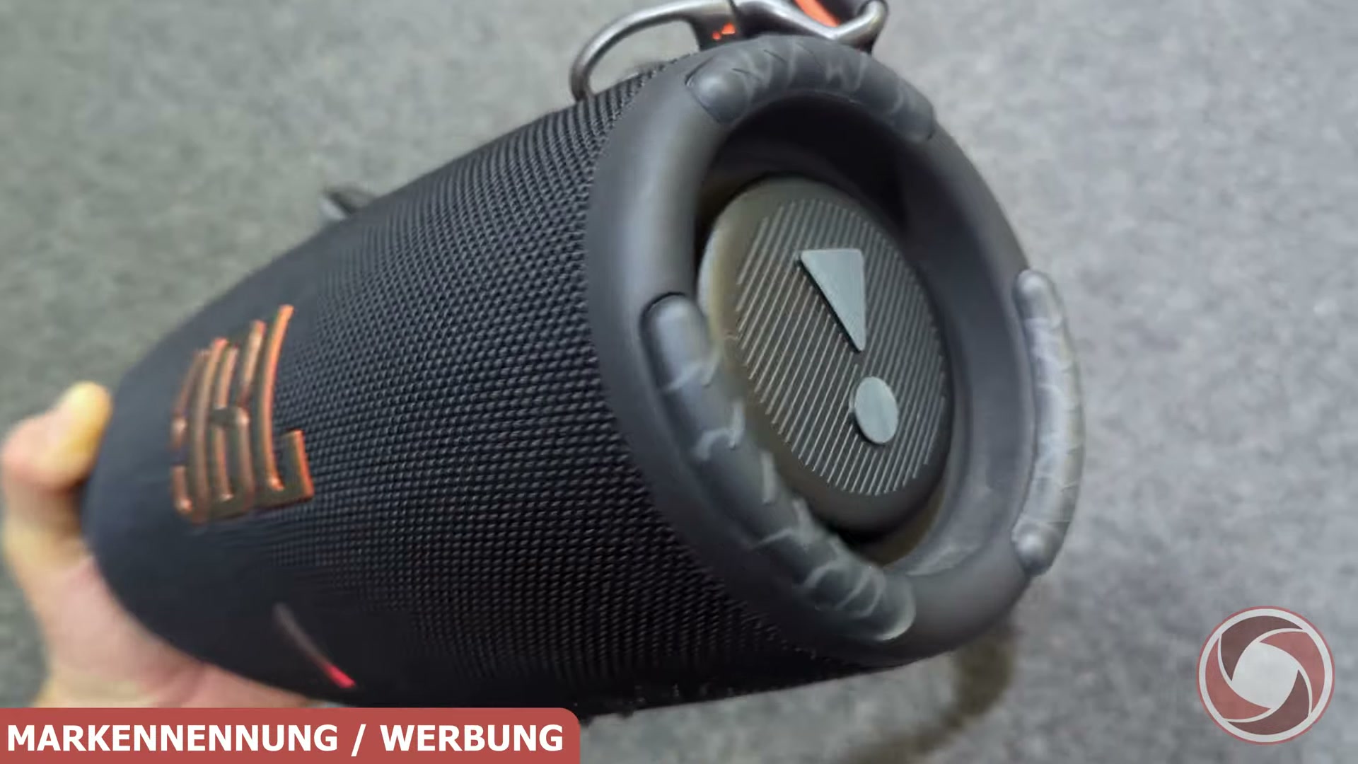 In meinem Praxistest hat das abwechselnde Musik-Streaming von zwei verbundenen Smartphones reibungslos funktioniert.